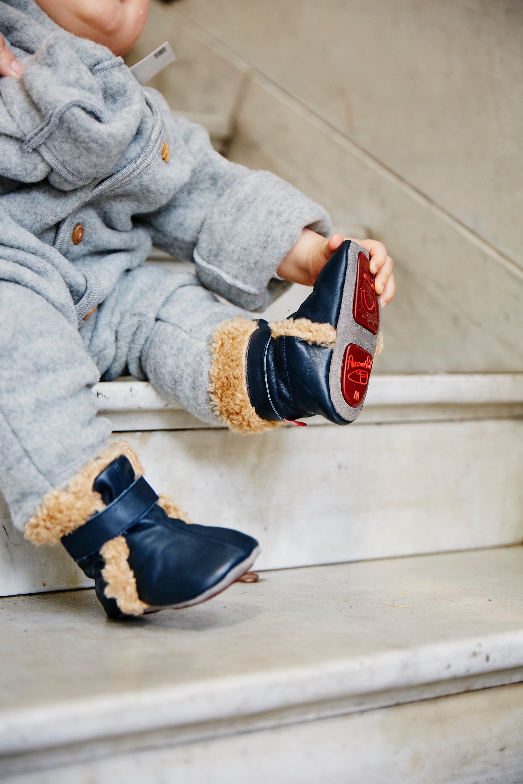 warme Baby- und Kinderschuhe von Anna und Paul - chromfrei vegetabil gegerbt liebevoll von Hand gefertigt - Modell Eskimo mit Wollfutter und Gummisohle